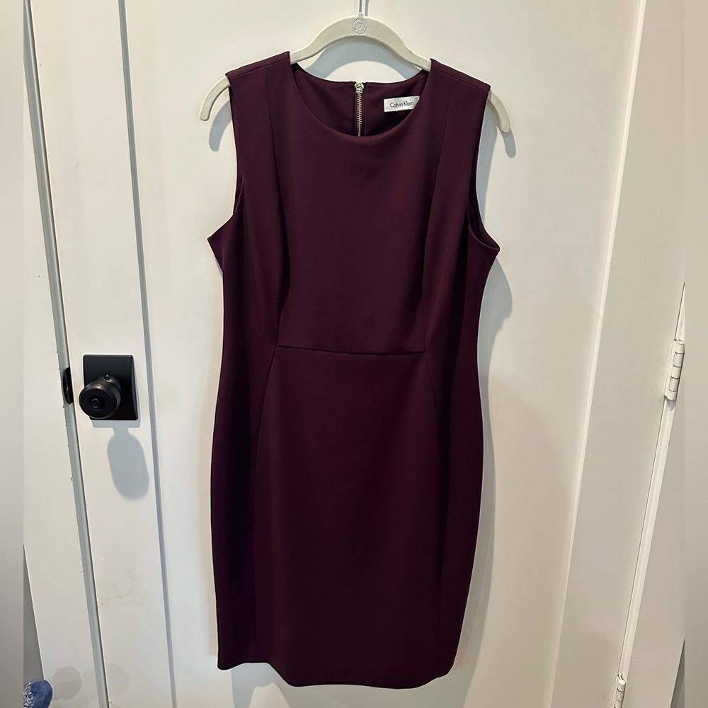 Calvin Klein Sleeveless Sheath Dress | Size 12 | Plum with Gold zipper